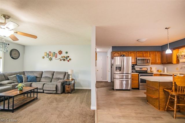 1586 Gene Street, Belpre, OH 45714