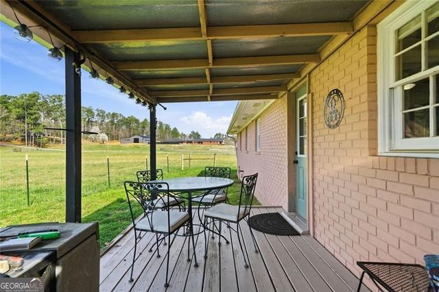 93 Euharlee Street, Taylorsville, GA 30178