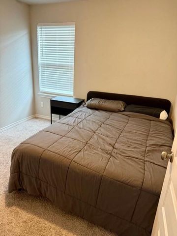 1772 Yaupon Grove LN, Leander, TX 78641