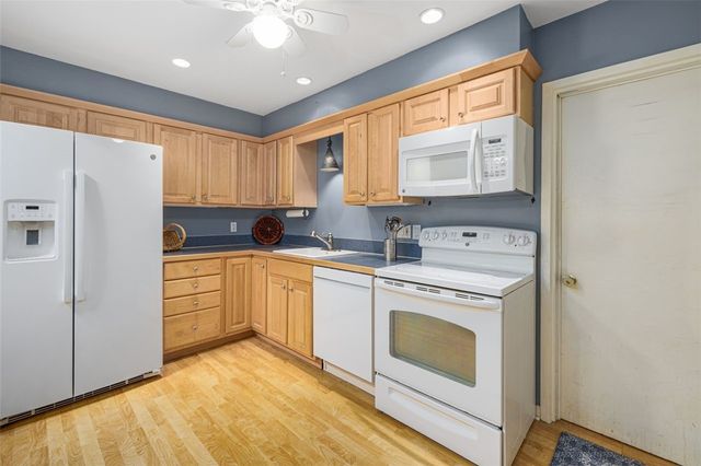 302 Chatham Circle, Warwick, RI 02886