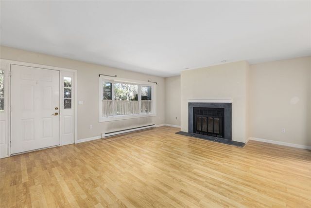 302 Chatham Circle, Warwick, RI 02886