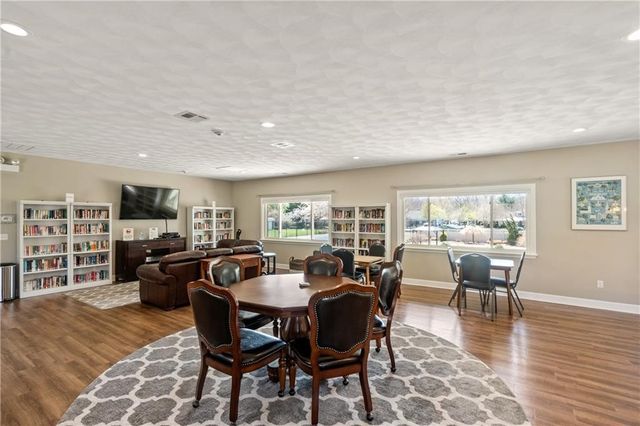 302 Chatham Circle, Warwick, RI 02886