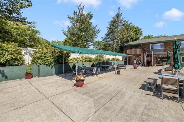 302 Chatham Circle, Warwick, RI 02886