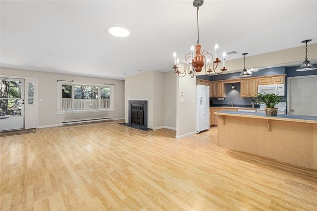 302 Chatham Circle, Warwick, RI 02886