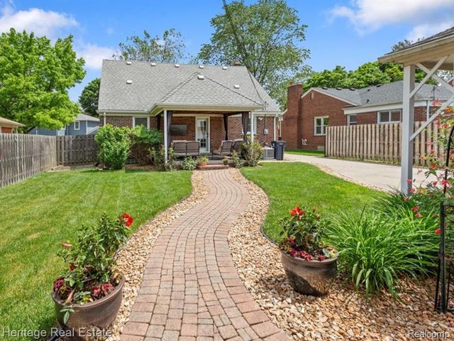2335 Hawkins Avenue, Royal Oak, MI 48073