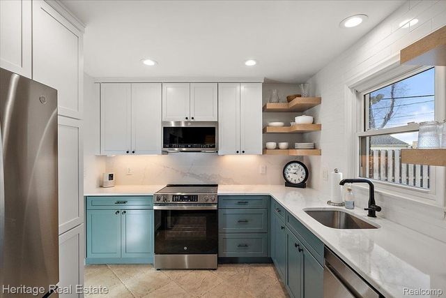 2335 Hawkins Avenue, Royal Oak, MI 48073