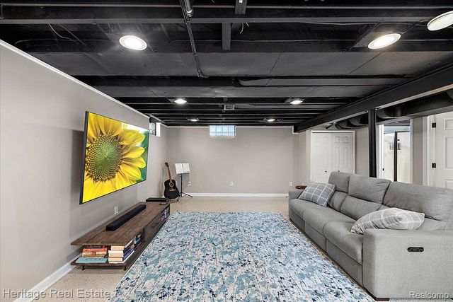 2335 Hawkins Avenue, Royal Oak, MI 48073