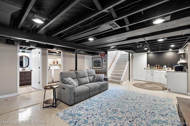 2335 Hawkins Avenue, Royal Oak, MI 48073