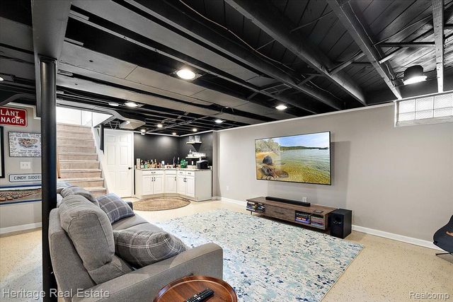 2335 Hawkins Avenue, Royal Oak, MI 48073