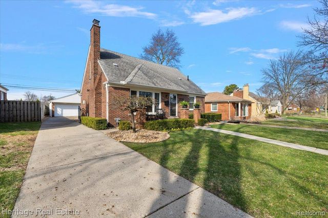 2335 Hawkins Avenue, Royal Oak, MI 48073