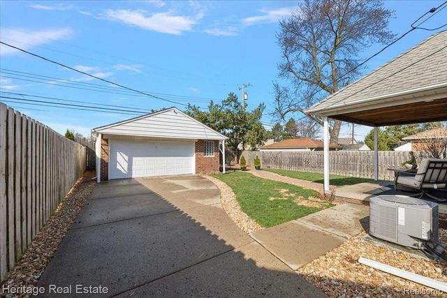 2335 Hawkins Avenue, Royal Oak, MI 48073