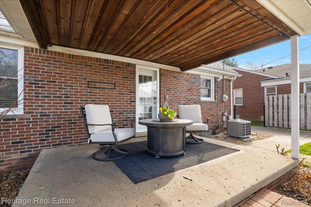 2335 Hawkins Avenue, Royal Oak, MI 48073