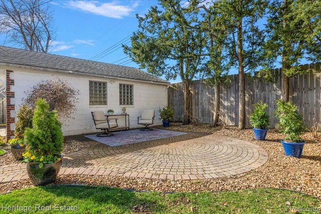 2335 Hawkins Avenue, Royal Oak, MI 48073