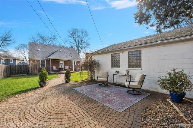 2335 Hawkins Avenue, Royal Oak, MI 48073