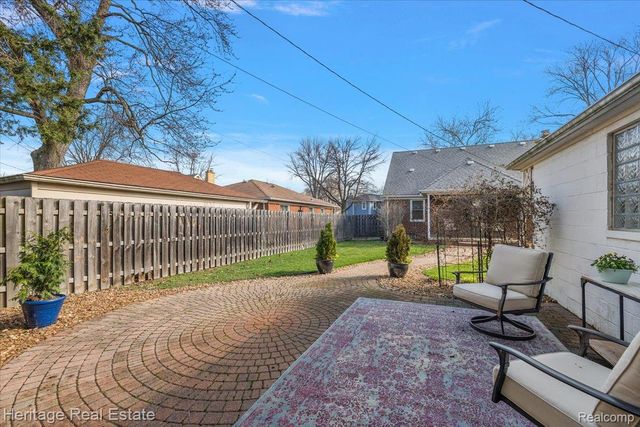 2335 Hawkins Avenue, Royal Oak, MI 48073