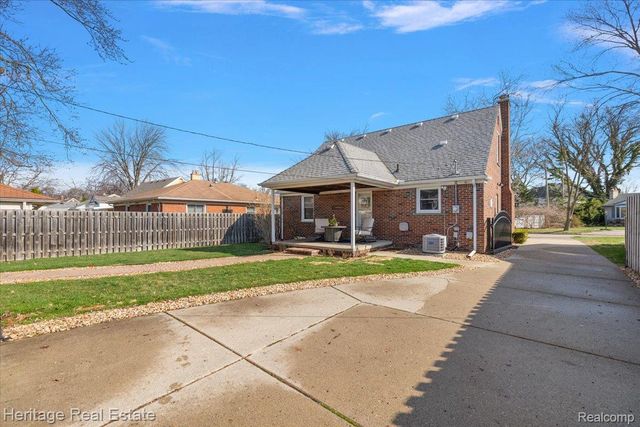 2335 Hawkins Avenue, Royal Oak, MI 48073