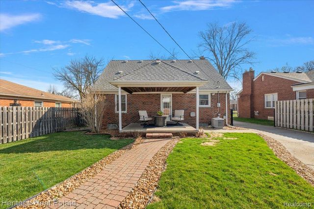 2335 Hawkins Avenue, Royal Oak, MI 48073