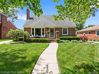 2335 Hawkins Avenue, Royal Oak, MI 48073