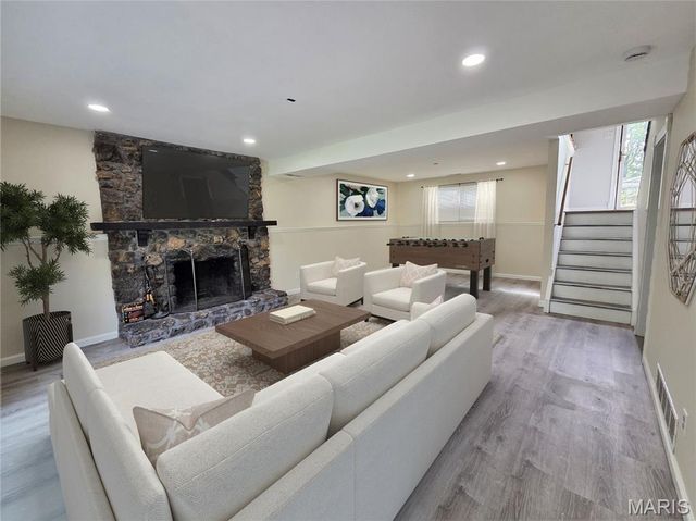 601 Burwick Terrace, Manchester, MO 63021