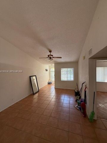 3171 Holiday Springs Boulevard 325, Margate, FL 33063