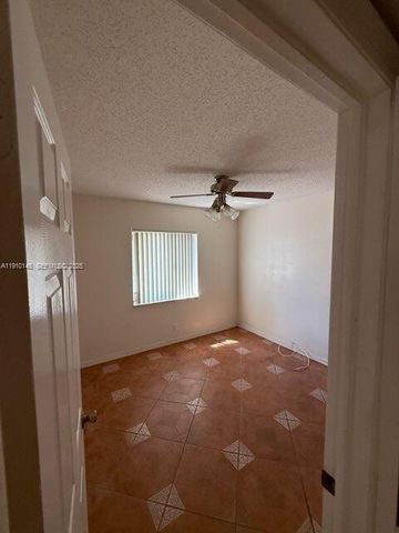 3171 Holiday Springs Boulevard 325, Margate, FL 33063