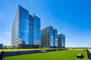 131-05 40th Road 18H, Flushing, NY 11354