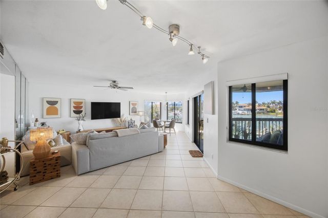 534 PINELLAS BAYWAY S 101, St Petersburg, FL 33715