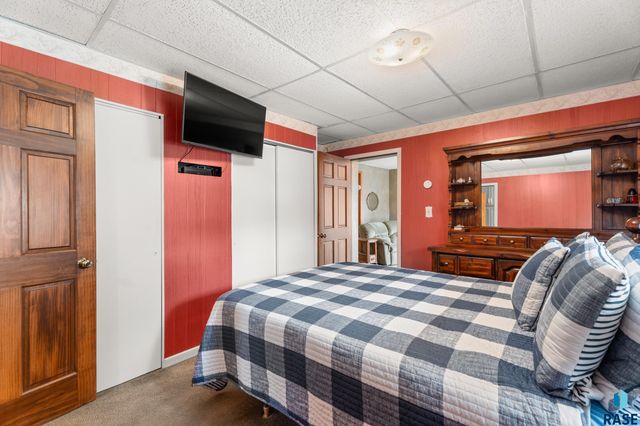 1600 W 9th St Street, Sioux Falls, SD 57104