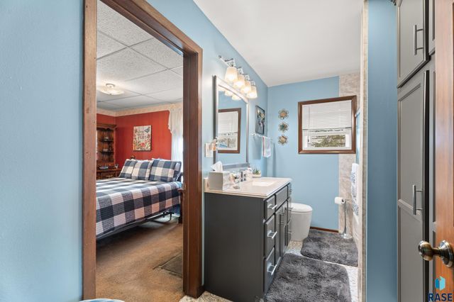 1600 W 9th St Street, Sioux Falls, SD 57104