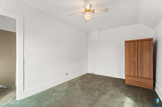 1600 W 9th St Street, Sioux Falls, SD 57104