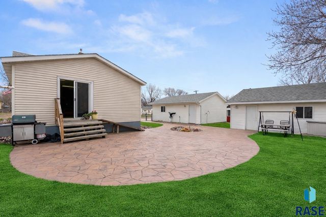 1600 W 9th St Street, Sioux Falls, SD 57104