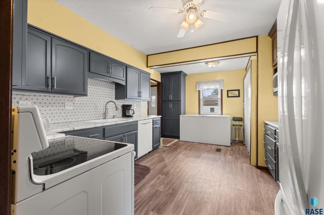 1600 W 9th St Street, Sioux Falls, SD 57104