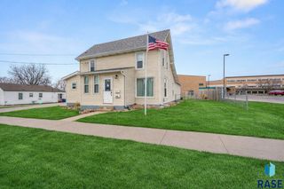1600 W 9th St Street, Sioux Falls, SD 57104