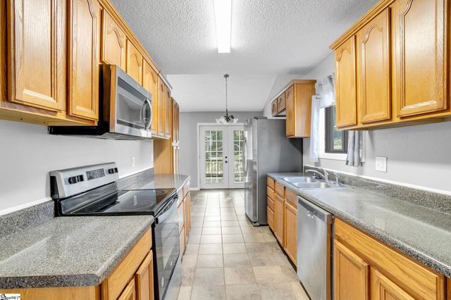 1100 Charter Oak Drive, Taylors, SC 29687