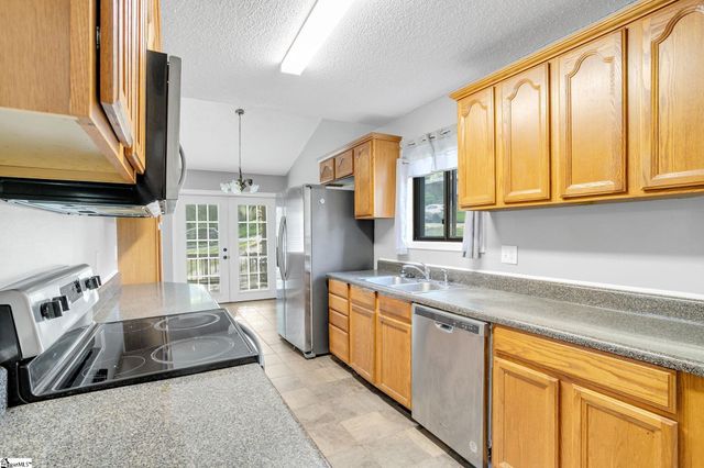 1100 Charter Oak Drive, Taylors, SC 29687