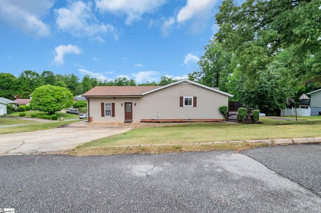 1100 Charter Oak Drive, Taylors, SC 29687