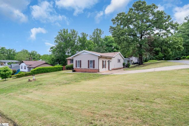1100 Charter Oak Drive, Taylors, SC 29687