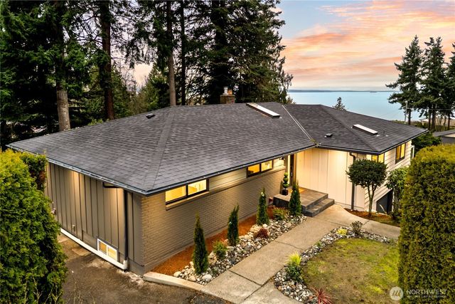16858 76th Avenue W, Edmonds, WA 98026