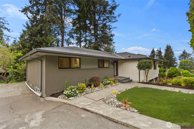 16858 76th Avenue W, Edmonds, WA 98026