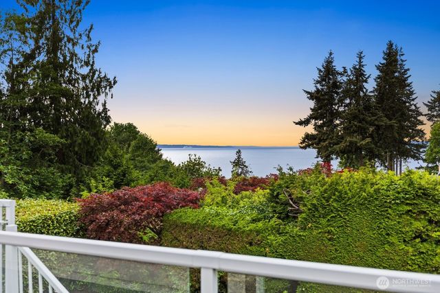 16858 76th Avenue W, Edmonds, WA 98026