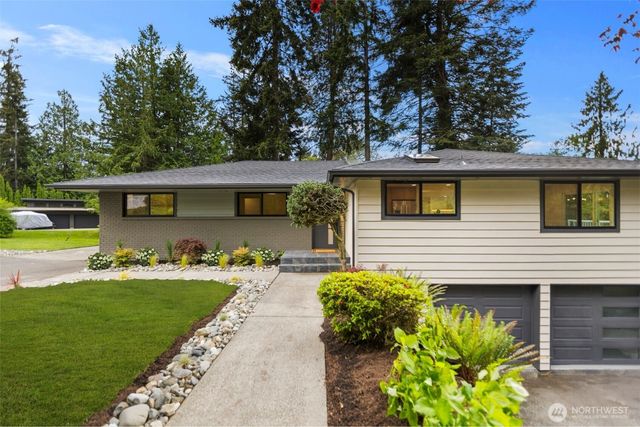 16858 76th Avenue W, Edmonds, WA 98026