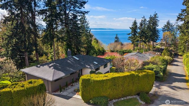 16858 76th Avenue W, Edmonds, WA 98026