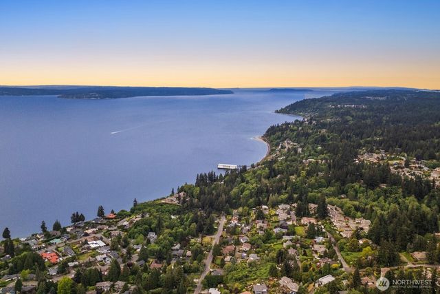 16858 76th Avenue W, Edmonds, WA 98026
