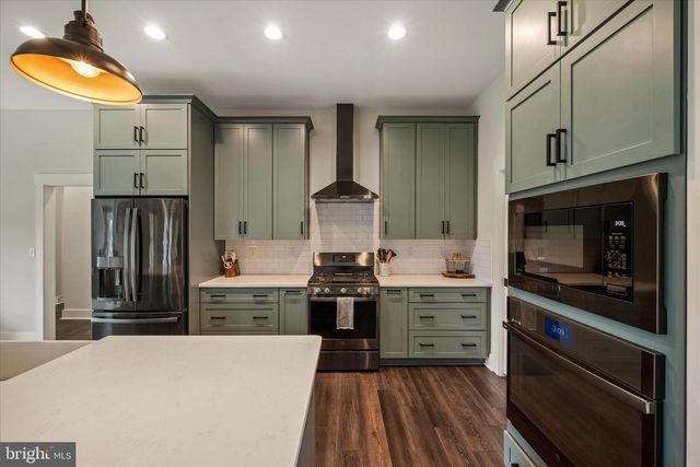 886 MIDDLE FORK RD, Cross Junction, VA 22625