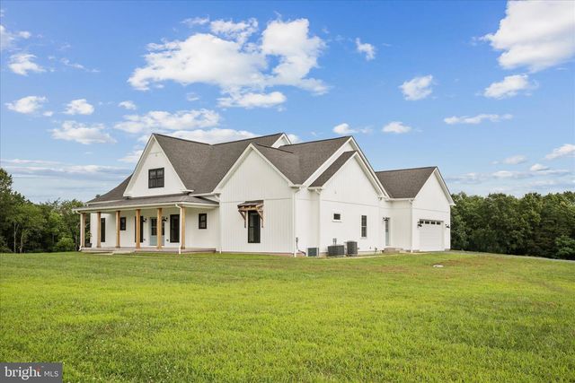 886 MIDDLE FORK RD, Cross Junction, VA 22625