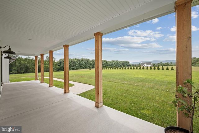 886 MIDDLE FORK RD, Cross Junction, VA 22625