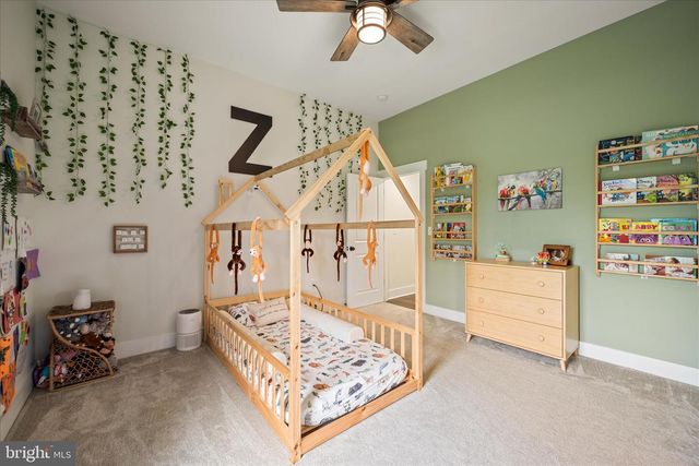 886 MIDDLE FORK RD, Cross Junction, VA 22625