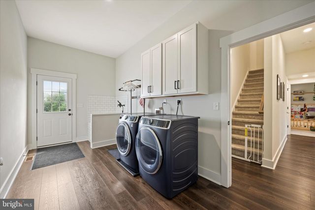 886 MIDDLE FORK RD, Cross Junction, VA 22625