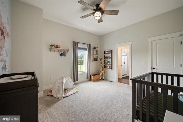 886 MIDDLE FORK RD, Cross Junction, VA 22625
