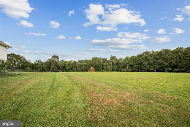 886 MIDDLE FORK RD, Cross Junction, VA 22625